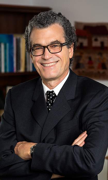 Eliseo J. Pérez-Stable, M.D. portrait of Eliseo J. Pérez-Stable, M.D.