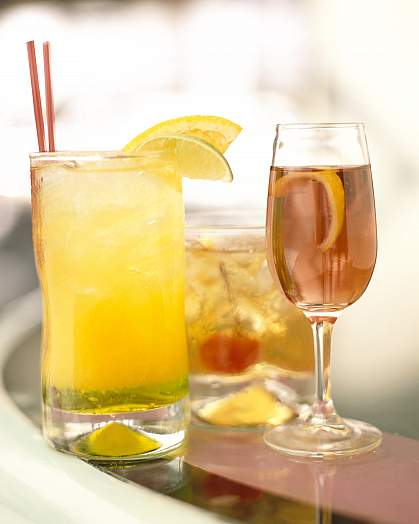 photo of alcoholic drinks photo of alcoholic drinks