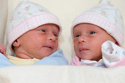 Photo of twin infants Photo of twin infants